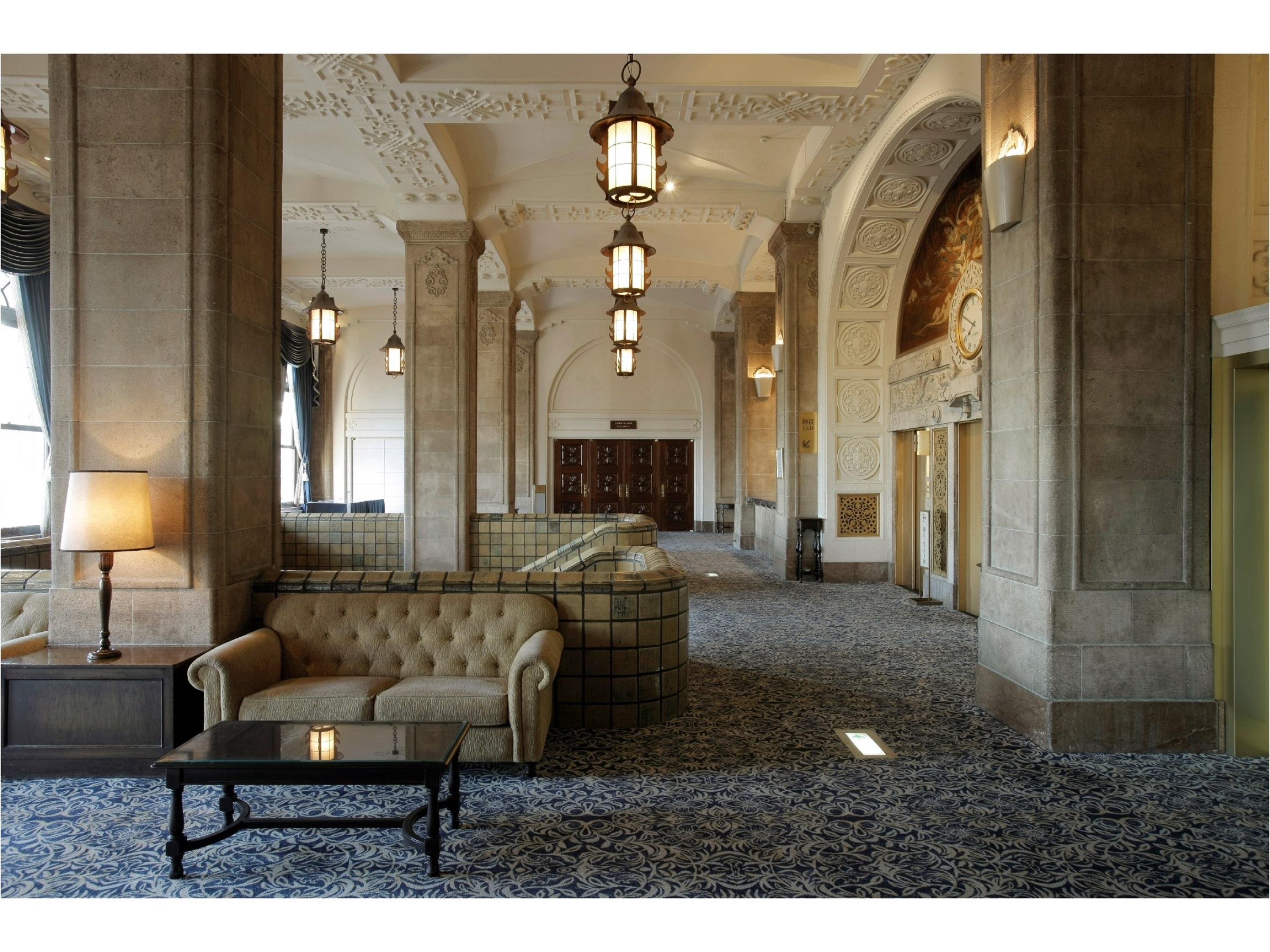 فندق نيو جراند يوكوهامَ المظهر الخارجي الصورة The lobby of the hotel