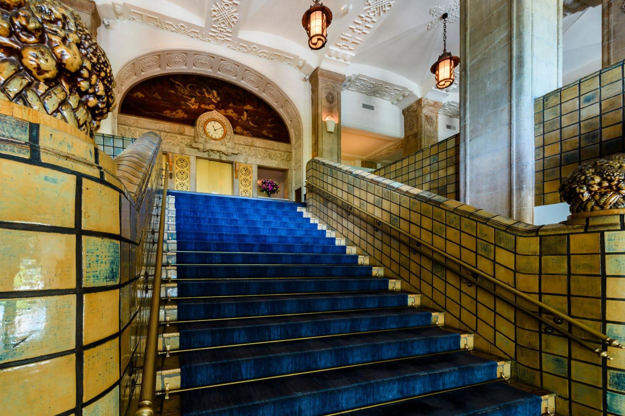 فندق نيو جراند يوكوهامَ المظهر الخارجي الصورة The staircase