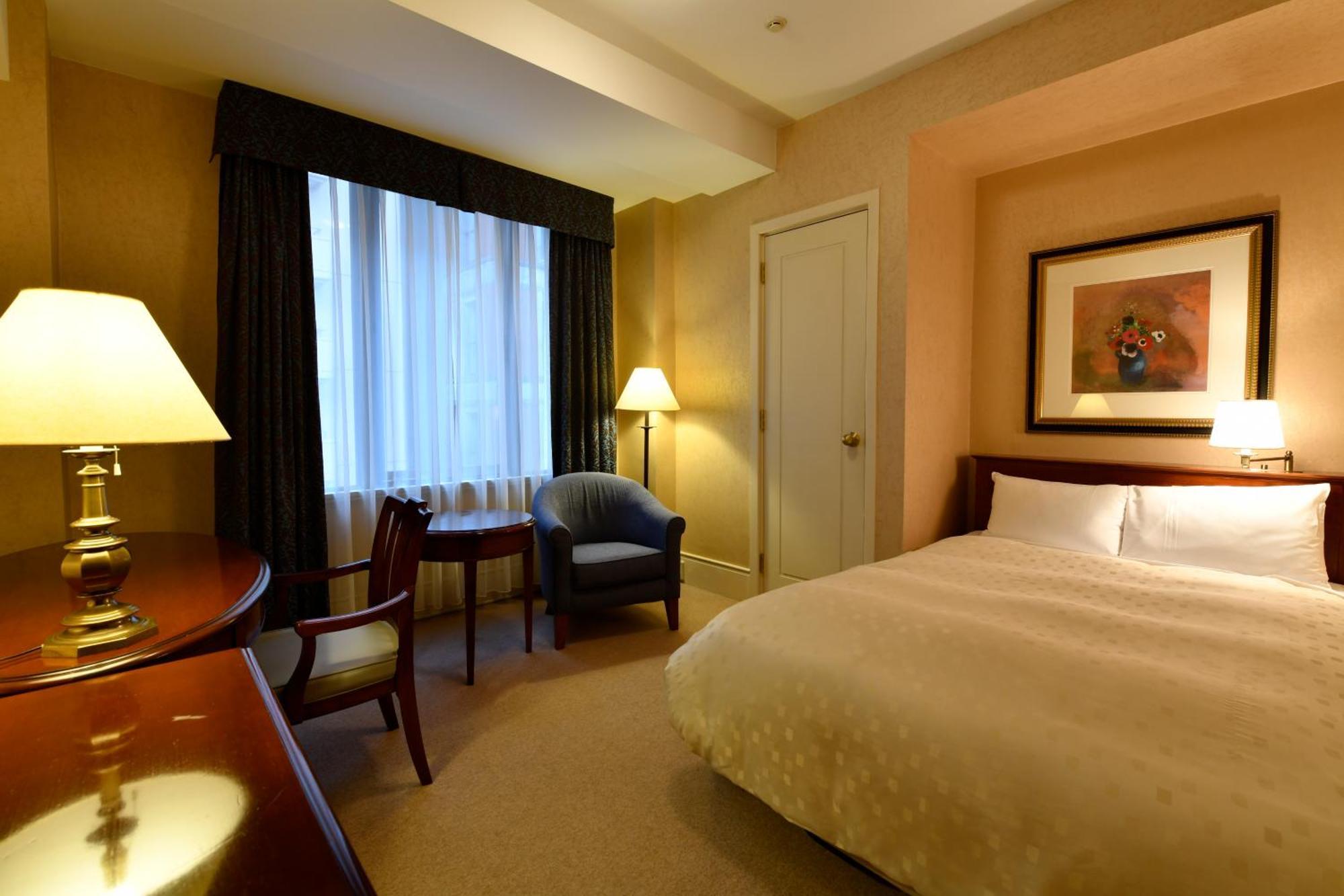 فندق نيو جراند يوكوهامَ الغرفة الصورة A room at the hotel